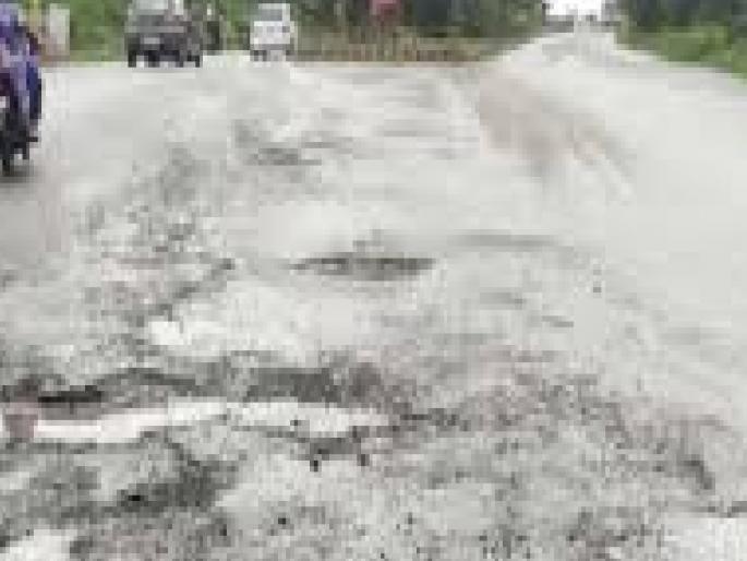 Bad condition of road on Sangli Kolhapur route, the inexcusable neglect of the Highway Authority | सांगली-कोल्हापूर रस्त्याला मुहूर्त कधी?, महामार्ग प्राधिकरणाचे अक्षम्य दुर्लक्ष Bad condition of road on Sangli Kolhapur route, the inexcusable neglect of the Highway Authority | सांगली-कोल्हापूर रस्त्याला मुहूर्त कधी?, महामार्ग प्राधिकरणाचे अक्षम्य दुर्लक्ष