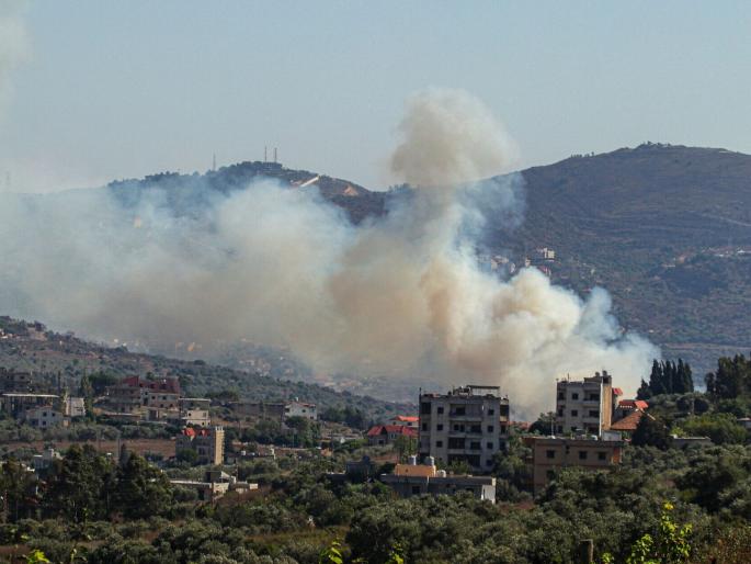Hijbullah launches attack on Israel; Many rockets were fired in the middle of the night | हिजबुल्लाहकडून इस्रायलवर हल्ल्याला सुरुवात; मध्यरात्री अनेक रॉ़केट डागली Hijbullah launches attack on Israel; Many rockets were fired in the middle of the night | हिजबुल्लाहकडून इस्रायलवर हल्ल्याला सुरुवात; मध्यरात्री अनेक रॉ़केट डागली