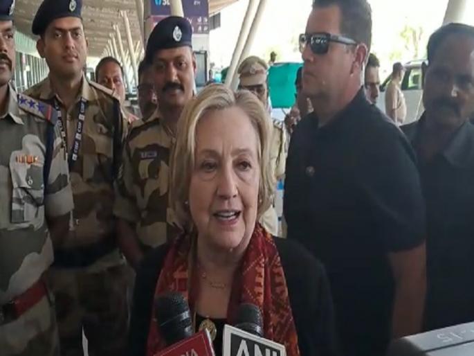 I am very happy to see the Verul caves and historical places in aurangabad - Hillary Clinton | औरंगाबादेतील प्रसिद्ध वेरुळ लेणी पाहून मला खूप आनंद झाला- हिलरी क्लिंटन I am very happy to see the Verul caves and historical places in aurangabad - Hillary Clinton | औरंगाबादेतील प्रसिद्ध वेरुळ लेणी पाहून मला खूप आनंद झाला- हिलरी क्लिंटन