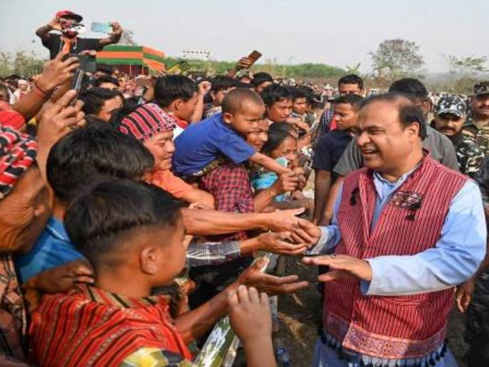 assam health minister himanta biswa sarma says no need to wear mask | कोरोना पळून गेलाय, मास्क घालण्याची गरज नाही; भाजप मंत्र्याचा अजब दावा