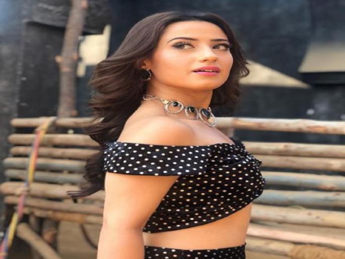 Aalisha Panwar Replacing Hina Khan As Komolica Kasautii Zindagii Kay 2 | हिना खान नंतर 'ही' अभिनेत्री साकारणार नवी कोमोलिका Aalisha Panwar Replacing Hina Khan As Komolica Kasautii Zindagii Kay 2 | हिना खान नंतर 'ही' अभिनेत्री साकारणार नवी कोमोलिका