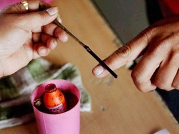 Hindu-majority Village in jammu and kashmir Elects Muslim Man as Panch | गावात एकच मुस्लिम परिवार; पण हिंदूंनी त्यांनाच दिला पंच होण्याचा मान  Hindu-majority Village in jammu and kashmir Elects Muslim Man as Panch | गावात एकच मुस्लिम परिवार; पण हिंदूंनी त्यांनाच दिला पंच होण्याचा मान