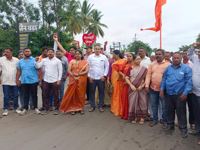 rasta roko in ankali to protest the hadapsar incident | हडपसर घटनेच्या निषेधार्थ अंकलीत रास्तारोको rasta roko in ankali to protest the hadapsar incident | हडपसर घटनेच्या निषेधार्थ अंकलीत रास्तारोको