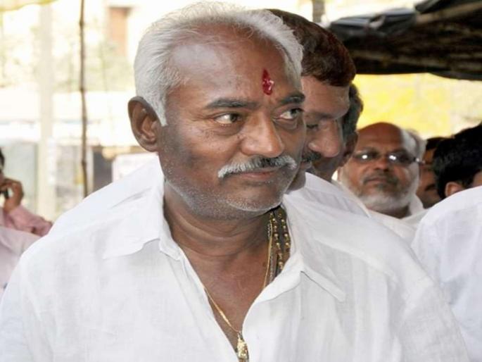 Property broker Kisanrao Hundiwale's assassination | प्रॉपर्टी ब्रोकर किसनराव हुंडीवाले यांची हत्या Property broker Kisanrao Hundiwale's assassination | प्रॉपर्टी ब्रोकर किसनराव हुंडीवाले यांची हत्या