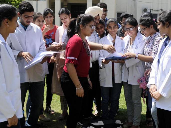 In the state, 25% of MBBS seats will be increased | राज्यात एमबीबीएसच्या २५ टक्के जागा वाढणार In the state, 25% of MBBS seats will be increased | राज्यात एमबीबीएसच्या २५ टक्के जागा वाढणार