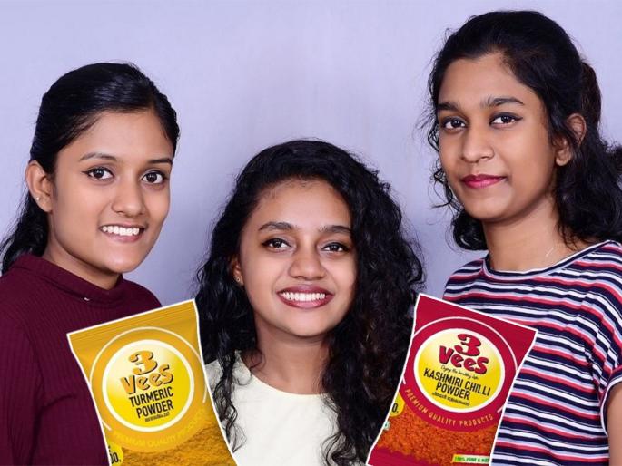 At the age of 25, three sisters started Hinga business; They earn Rs 25 lakh a year ... | २५ व्या वर्षी तीन बहिणींनी सुरु केला हिंगाचा व्यवसाय, वर्षाला कमावतात २५ लाख