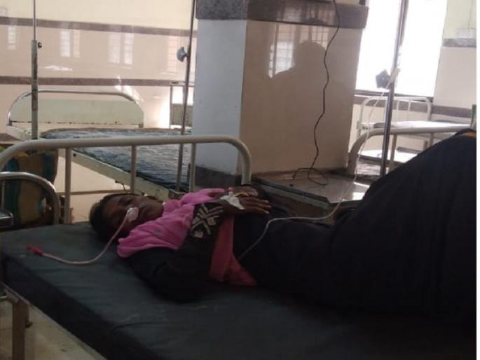 three people suffers poison case in land dispute | जमिनीच्या वादातून तिघांना विषारी द्रव्य पाजले three people suffers poison case in land dispute | जमिनीच्या वादातून तिघांना विषारी द्रव्य पाजले