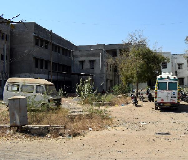 From Hingoli there is a continuation of sending patients to Nanded | हिंगोलीहून नांदेडला रुग्ण पाठविण्याचा सपाटा सुरूच