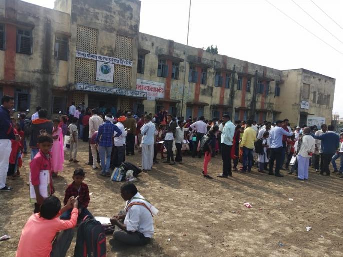 4 students deprived of Navodaya exams; Parents will ask for help in court | नवोदय परीक्षेपासून ५४ विद्यार्थी वंचित; पालक मागणार न्यायालयात दाद 4 students deprived of Navodaya exams; Parents will ask for help in court | नवोदय परीक्षेपासून ५४ विद्यार्थी वंचित; पालक मागणार न्यायालयात दाद