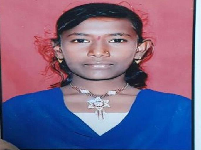 Patience ! she was suffering from the sad demise of her father still she faces her exam | धैर्य ! वडिलाच्या निधनाचे दु:ख पचवत तिने दिली दहावीची परीक्षा Patience ! she was suffering from the sad demise of her father still she faces her exam | धैर्य ! वडिलाच्या निधनाचे दु:ख पचवत तिने दिली दहावीची परीक्षा