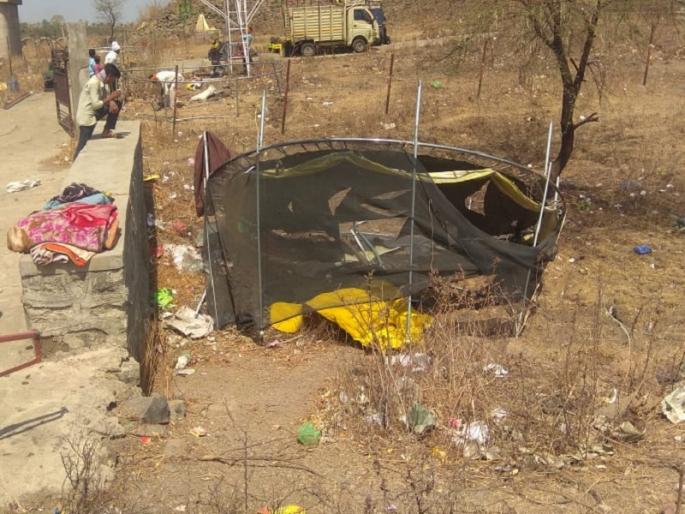 Five children fly with baloon; One died after falling from 100 feet | खेळण्यासह पाच मुले हवेत उडाली;१०० फुटावरून पडल्याने एकाचा मृत्यू