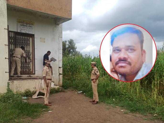 Talathi was stabbed to death by throwing chilli powder in his eyes; shock over the incident in Wasmat taluka | महसूल विभाग हादरला, डोळ्यात मिरची पूड फेकून तलाठ्याची कार्यालयात भोसकून हत्या Talathi was stabbed to death by throwing chilli powder in his eyes; shock over the incident in Wasmat taluka | महसूल विभाग हादरला, डोळ्यात मिरची पूड फेकून तलाठ्याची कार्यालयात भोसकून हत्या