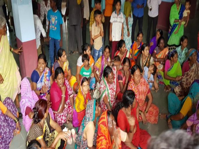 Stop slaughterhouse work immediately; Angry citizens thiyya at municipality of Hingoli | कत्तलखान्याचे काम तात्काळ थांबवा; संतप्त नागरिकांचा पालिकेत ठिय्या Stop slaughterhouse work immediately; Angry citizens thiyya at municipality of Hingoli | कत्तलखान्याचे काम तात्काळ थांबवा; संतप्त नागरिकांचा पालिकेत ठिय्या