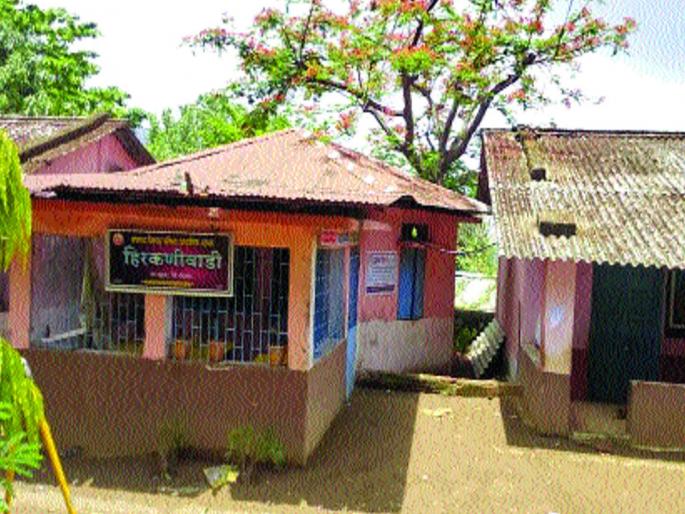 Despite the number 82, the teacher was the only one, the villager was angry | पटसंख्या ८२ असूनही शिक्षक मात्र एकच, ग्रामस्थ संतप्त Despite the number 82, the teacher was the only one, the villager was angry | पटसंख्या ८२ असूनही शिक्षक मात्र एकच, ग्रामस्थ संतप्त