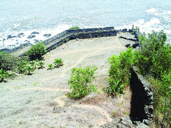 Corlea's historical place will be extinct | कोर्लईचा ऐतिहासिक ठेवा नामशेष होणार  Corlea's historical place will be extinct | कोर्लईचा ऐतिहासिक ठेवा नामशेष होणार