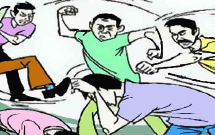 Shirun gang storm in company in Kondhwa; Five people were handcuffed | कोंढव्यातील कंपनीत शिरुन टोळक्याचा तुफान राडा; पाच जणांना ठोकल्या बेड्या Shirun gang storm in company in Kondhwa; Five people were handcuffed | कोंढव्यातील कंपनीत शिरुन टोळक्याचा तुफान राडा; पाच जणांना ठोकल्या बेड्या