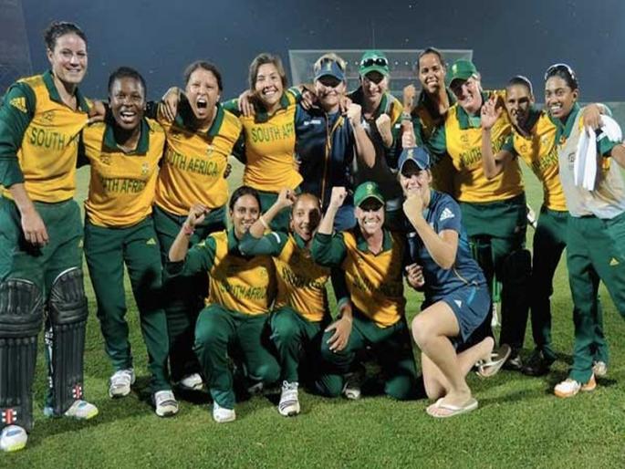 South Africa's winning hat-trick, beating England | महिला वन डे विश्वचषक- द.आफ्रिकेची विजयी हॅटट्रिक, इंग्लंडवर मात; महिला वन डे विश्वचषक