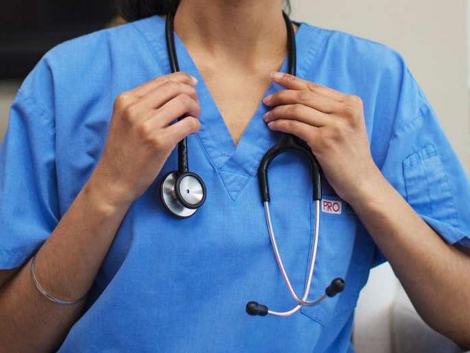 Ambulances, beds too; The grief of the nurse who had corona | रुग्णवाहिका, बेडचीही वानवा; कोरोना झालेल्या परिचारिकेची व्यथा Ambulances, beds too; The grief of the nurse who had corona | रुग्णवाहिका, बेडचीही वानवा; कोरोना झालेल्या परिचारिकेची व्यथा