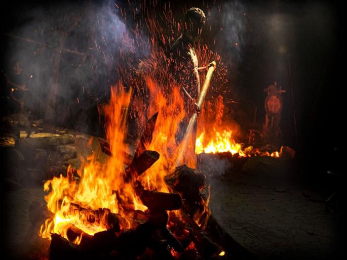 ..The fire was given to Sarna without any dead body | ..अन् प्रेताविनाच सरणाला दिला अग्नी ..The fire was given to Sarna without any dead body | ..अन् प्रेताविनाच सरणाला दिला अग्नी