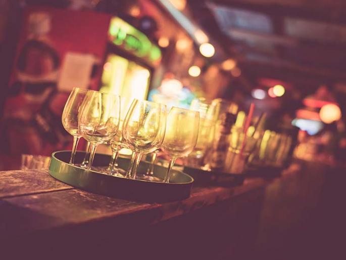 License of 'that' pub in Worli revoked | वरळीतील ‘त्या’ पबचा परवाना रद्द License of 'that' pub in Worli revoked | वरळीतील ‘त्या’ पबचा परवाना रद्द