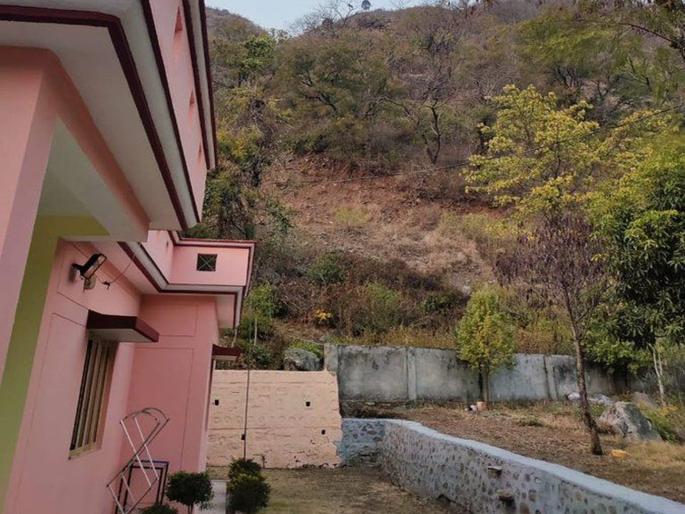 can you spot Leopard? Indian Forest Service officer click this photo, search | आरं कुठंय बिबट्या? लोकांचे शोधून शोधून डोळे दुखले पण सापडेना... can you spot Leopard? Indian Forest Service officer click this photo, search | आरं कुठंय बिबट्या? लोकांचे शोधून शोधून डोळे दुखले पण सापडेना...