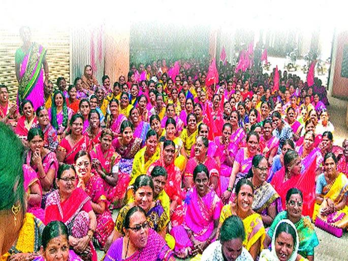 Increase the honorarium of the rulers or otherwise lower the chair | सत्ताधाऱ्यांनो मानधन वाढवा अन्यथा खुर्च्या खाली करा Increase the honorarium of the rulers or otherwise lower the chair | सत्ताधाऱ्यांनो मानधन वाढवा अन्यथा खुर्च्या खाली करा