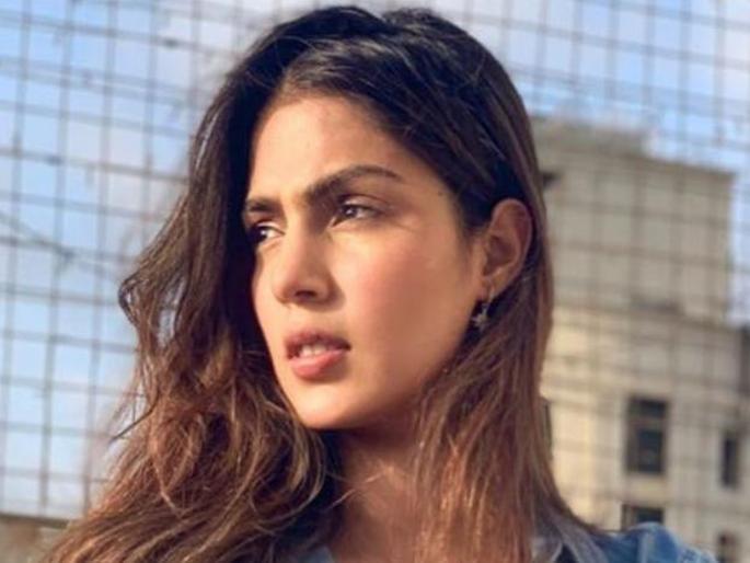 Riya Chakraborty file petition in the Supreme Court | बिहार पोलीस मुंबईत काय आले, रिया चक्रवर्तीची धावाधाव सुरु झाली Riya Chakraborty file petition in the Supreme Court | बिहार पोलीस मुंबईत काय आले, रिया चक्रवर्तीची धावाधाव सुरु झाली