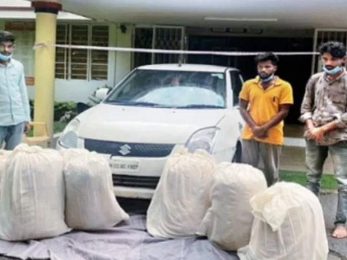 Lockdown Effect : Teacher arrested for drug peddling from bengaluru | धक्कादायक! कोरोनामुळे शिक्षकाची नोकरी गेली; पोट भरण्यााठी विकायचा गांजा, 'असं' पितळ उघडं पडलं Lockdown Effect : Teacher arrested for drug peddling from bengaluru | धक्कादायक! कोरोनामुळे शिक्षकाची नोकरी गेली; पोट भरण्यााठी विकायचा गांजा, 'असं' पितळ उघडं पडलं