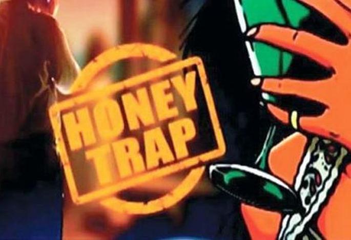 Telhara Trader become Honeytrap victim | तेल्हाऱ्यातील व्यापारी वाटमारीचा नव्हे हनीट्रॅपचा बळी! Telhara Trader become Honeytrap victim | तेल्हाऱ्यातील व्यापारी वाटमारीचा नव्हे हनीट्रॅपचा बळी!