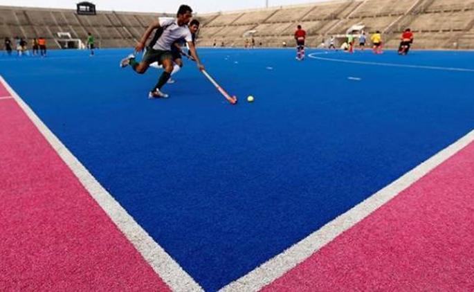Blue turf ground in Akola for Hockey | हॉकीसाठी अकोल्यात होणार ब्ल्यू टर्फ मैदान Blue turf ground in Akola for Hockey | हॉकीसाठी अकोल्यात होणार ब्ल्यू टर्फ मैदान