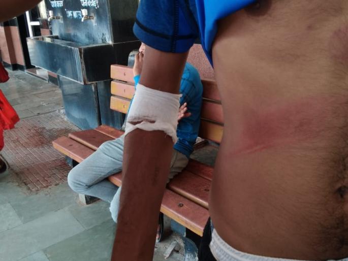 Clash between two teams of Inter-collegium Hockey Tournament | आंतरमहाविद्यालयीन स्पर्धेतील हॉकी सामन्यात हाणामारी Clash between two teams of Inter-collegium Hockey Tournament | आंतरमहाविद्यालयीन स्पर्धेतील हॉकी सामन्यात हाणामारी