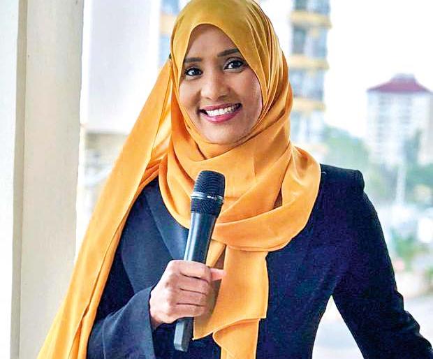 Somalian journalist Hodan Nalayeh killed in attack. | सोमालियातल्या धाडसी पत्रकार तरुणीनं मोजली जिवाची किंमत Somalian journalist Hodan Nalayeh killed in attack. | सोमालियातल्या धाडसी पत्रकार तरुणीनं मोजली जिवाची किंमत