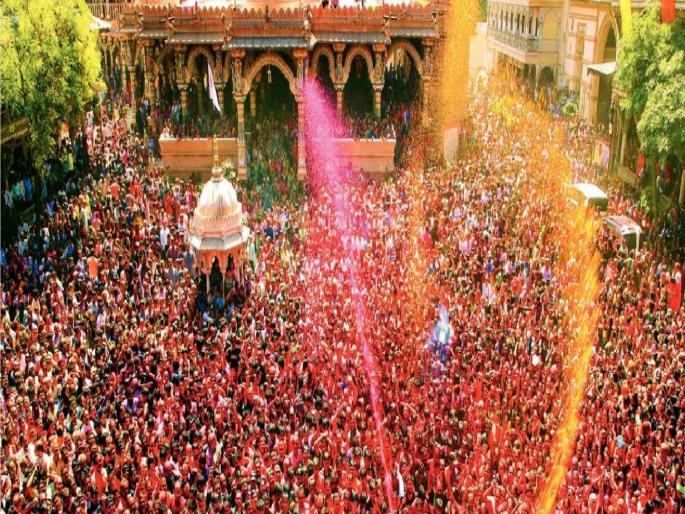 Holi was celebrated with enthusiasm across the country on Friday from Kashmir to Kanyakumari | रंगांची उधळण करत देशभरात होळीची धूम Holi was celebrated with enthusiasm across the country on Friday from Kashmir to Kanyakumari | रंगांची उधळण करत देशभरात होळीची धूम