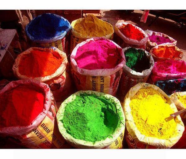 Colour Trade stalled due to Lockdown: Paint unfaces | टाळेबंदीमुळे व्यापार ठप्प : रंग विक्रेत्यांच्या चेहऱ्यावरील उडाले रंग Colour Trade stalled due to Lockdown: Paint unfaces | टाळेबंदीमुळे व्यापार ठप्प : रंग विक्रेत्यांच्या चेहऱ्यावरील उडाले रंग