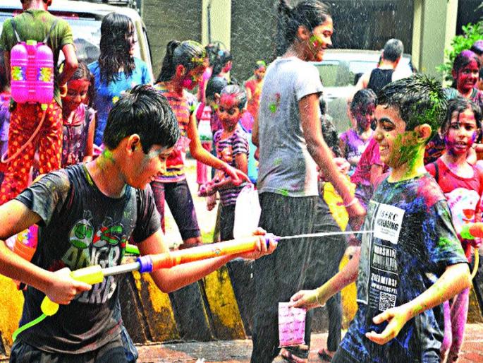 Rangooni jata in color, enthusiasm in rural areas with Panvel city | रंगात रंगुनी जाऊ, पनवेल शहरासह ग्रामीण भागात उत्साह Rangooni jata in color, enthusiasm in rural areas with Panvel city | रंगात रंगुनी जाऊ, पनवेल शहरासह ग्रामीण भागात उत्साह