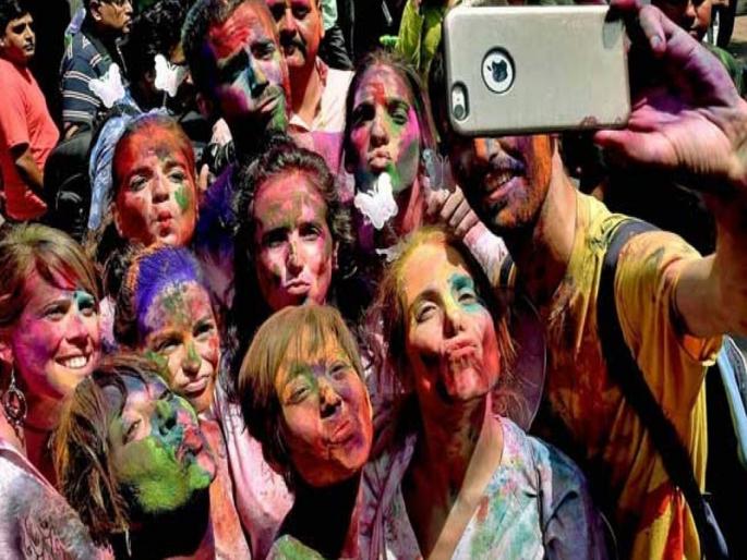 Holi is not celebrated in this village | या गावात साजरी होत नाही होळी Holi is not celebrated in this village | या गावात साजरी होत नाही होळी