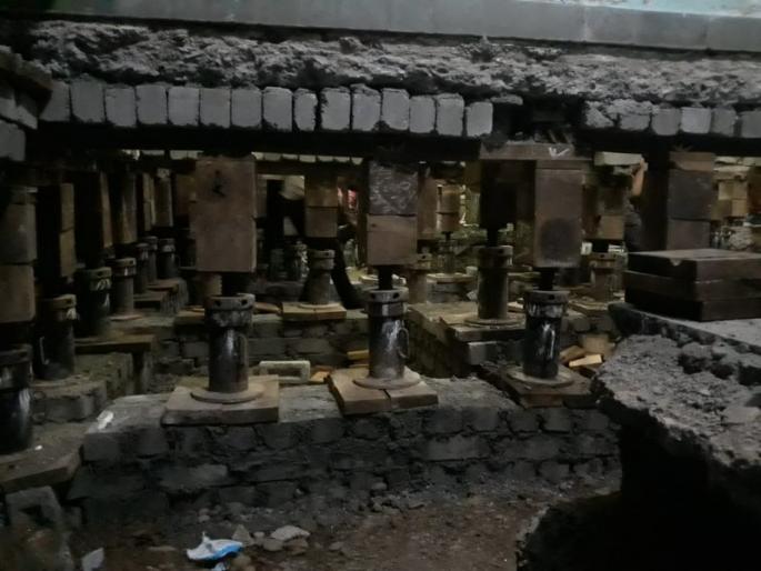 Hey surprise! When the house of about two thousand feet is standing ... without any base ...! | अहो आश्चर्यम् ! जेव्हा सुमारे दोन हजार फुटांचे घर उभे राहते... तेही पायाविना... ! Hey surprise! When the house of about two thousand feet is standing ... without any base ...! | अहो आश्चर्यम् ! जेव्हा सुमारे दोन हजार फुटांचे घर उभे राहते... तेही पायाविना... !