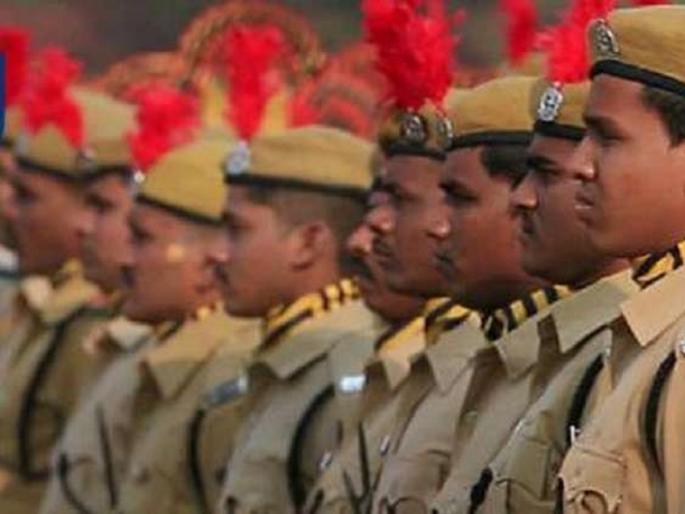 Low pay, too late; Home Guard reluctant to go to Karnataka for election coverage | अल्प मानधन, तेही उशिरा मिळते; निवडणुक बंदोस्तासाठी कर्नाटकला जाण्यास होमगार्ड अनुत्सुक Low pay, too late; Home Guard reluctant to go to Karnataka for election coverage | अल्प मानधन, तेही उशिरा मिळते; निवडणुक बंदोस्तासाठी कर्नाटकला जाण्यास होमगार्ड अनुत्सुक