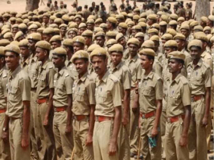 A dummy candidate was put up in the Home Guard; Exchange of candidate number in bathroom | बाथरूममध्ये उमेदवार क्रमांकाची अदलाबदल; चक्क होमगार्ड भरतीमध्येही डमी उमेदवार उभा A dummy candidate was put up in the Home Guard; Exchange of candidate number in bathroom | बाथरूममध्ये उमेदवार क्रमांकाची अदलाबदल; चक्क होमगार्ड भरतीमध्येही डमी उमेदवार उभा