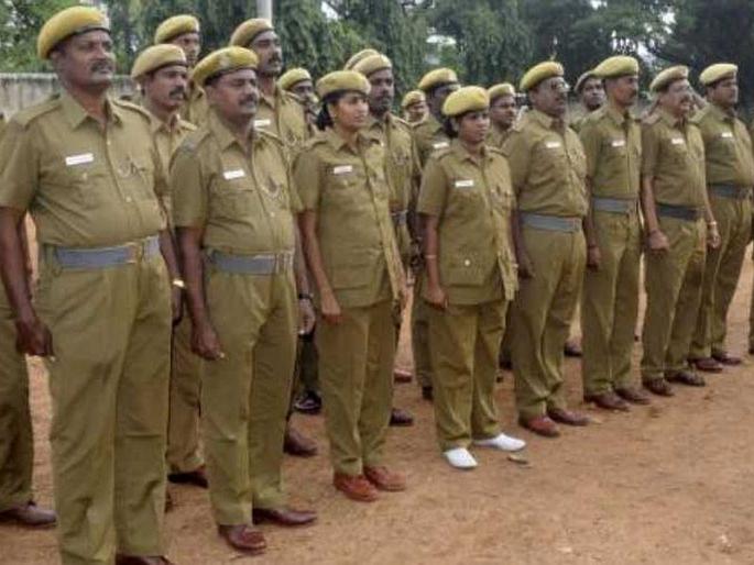 25 thousand home guard giving service to police removed adg police released order | योगी सरकारच्या निर्णयामुळे 25 हजार होमगार्डवर बेरोजगारीची कुऱ्हाड! 25 thousand home guard giving service to police removed adg police released order | योगी सरकारच्या निर्णयामुळे 25 हजार होमगार्डवर बेरोजगारीची कुऱ्हाड!