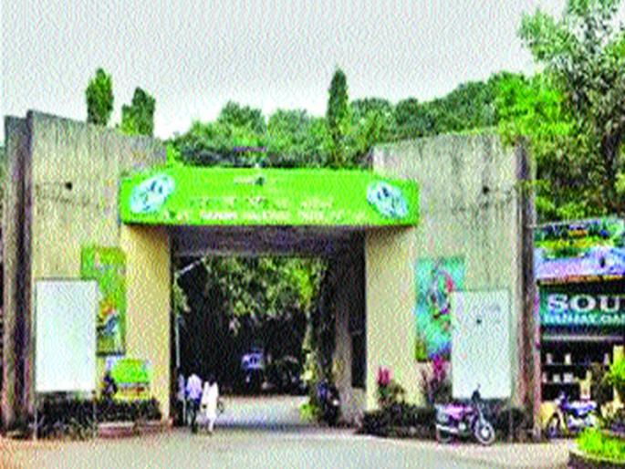 In the name of giving the house a fraud by fraud, lakhs of rupees | घर देण्याच्या नावाखाली वनपालाकडून गरजूची फसवणूक, लाखो रुपयांचा गंडा In the name of giving the house a fraud by fraud, lakhs of rupees | घर देण्याच्या नावाखाली वनपालाकडून गरजूची फसवणूक, लाखो रुपयांचा गंडा