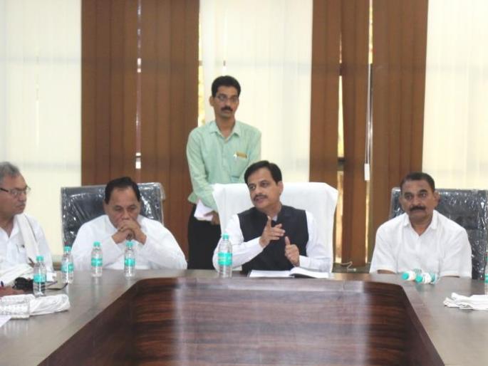 Meeting on Cooperation Minister tomorrow on the issue of purchase of tur, gram | तूर, हरभरा खरेदीच्या मुद्द्यावर उद्या सहकार मंत्र्यांकडे बैठक - पालकमंत्र्यांची ग्वाही Meeting on Cooperation Minister tomorrow on the issue of purchase of tur, gram | तूर, हरभरा खरेदीच्या मुद्द्यावर उद्या सहकार मंत्र्यांकडे बैठक - पालकमंत्र्यांची ग्वाही