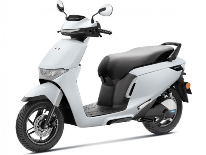 Honda unveils ACTIVA e: and QC1 electric scooters, bookings start from Jan 1 | Honda ACTIVA e चे बुकिंग कधीपासून सुरू होणार? जाणून घ्या स्कूटरची रेंज आणि फीचर्स... Honda unveils ACTIVA e: and QC1 electric scooters, bookings start from Jan 1 | Honda ACTIVA e चे बुकिंग कधीपासून सुरू होणार? जाणून घ्या स्कूटरची रेंज आणि फीचर्स...