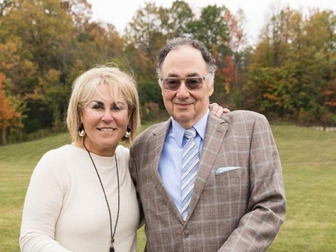 Honey and Barry Sherman: Thriller 'Murder Mystery' | हनी आणि बॅरी शर्मन : थरारक ‘मर्डर मिस्ट्री’ Honey and Barry Sherman: Thriller 'Murder Mystery' | हनी आणि बॅरी शर्मन : थरारक ‘मर्डर मिस्ट्री’
