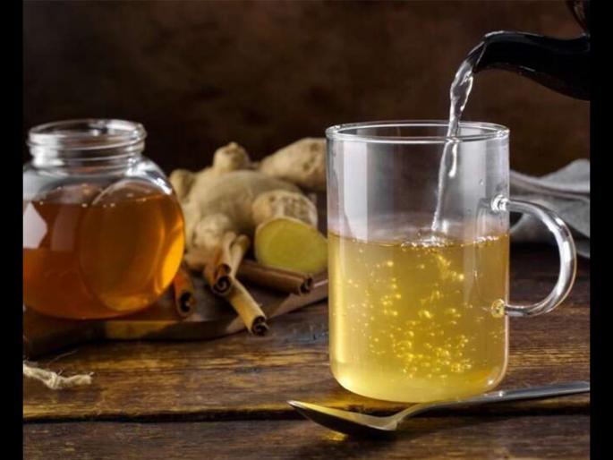 Health Tips : Mixing honey with warm things may dangerous | गरम पाण्यासोबत मधाचं सेवन करणं पडू शकतं महागात, जाणून घ्या कारण... Health Tips : Mixing honey with warm things may dangerous | गरम पाण्यासोबत मधाचं सेवन करणं पडू शकतं महागात, जाणून घ्या कारण...