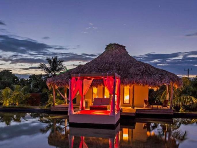 Romantic honeymoon destinations in India | गर्दीपासून दूर असलेल्या 'या' सुंदर ठिकाणांवर साजरा करा हनीमून! Romantic honeymoon destinations in India | गर्दीपासून दूर असलेल्या 'या' सुंदर ठिकाणांवर साजरा करा हनीमून!