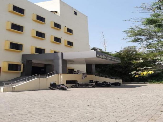 three flor of hospital without use | तीन मजली दवाखाना; चार वर्षे विनावापर three flor of hospital without use | तीन मजली दवाखाना; चार वर्षे विनावापर
