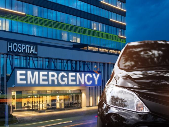 Father-in-law dies after heart attach; son-in-law leaving car parked outside hospital for 5 hours! | सासऱ्याला हृदयविकाराचा झटका; जावयाने ५ तास कार रुग्णालयाबाहेरच थांबविल्याने मृत्यू! Father-in-law dies after heart attach; son-in-law leaving car parked outside hospital for 5 hours! | सासऱ्याला हृदयविकाराचा झटका; जावयाने ५ तास कार रुग्णालयाबाहेरच थांबविल्याने मृत्यू!