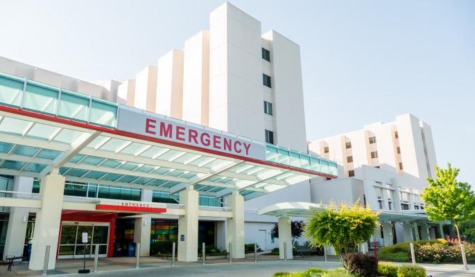Notice to 28 hospitals for closure of services; Warning to seal | सेवा बंद ठेवल्याबद्दल सोलापुरातील २८ रुग्णालयांना नोटिसा; सील ठोकण्याचा दिला इशारा 
