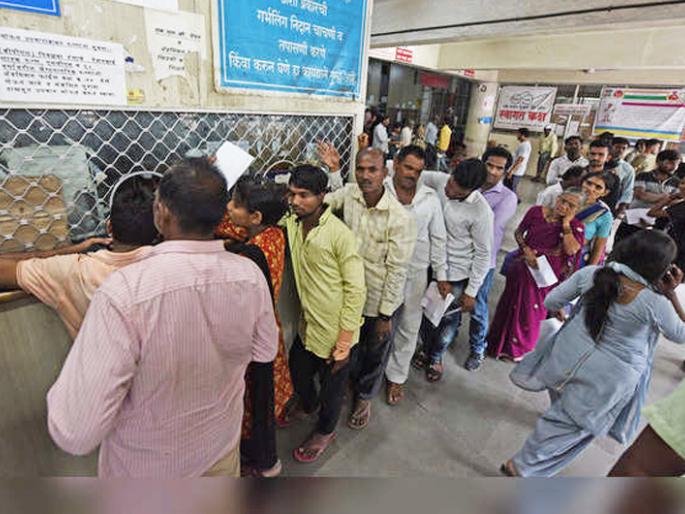 Citizens run to the hospital despite a simple cough | साधा खोकला आला तरीही नागरिक धावताहेत दवाखान्यात Citizens run to the hospital despite a simple cough | साधा खोकला आला तरीही नागरिक धावताहेत दवाखान्यात